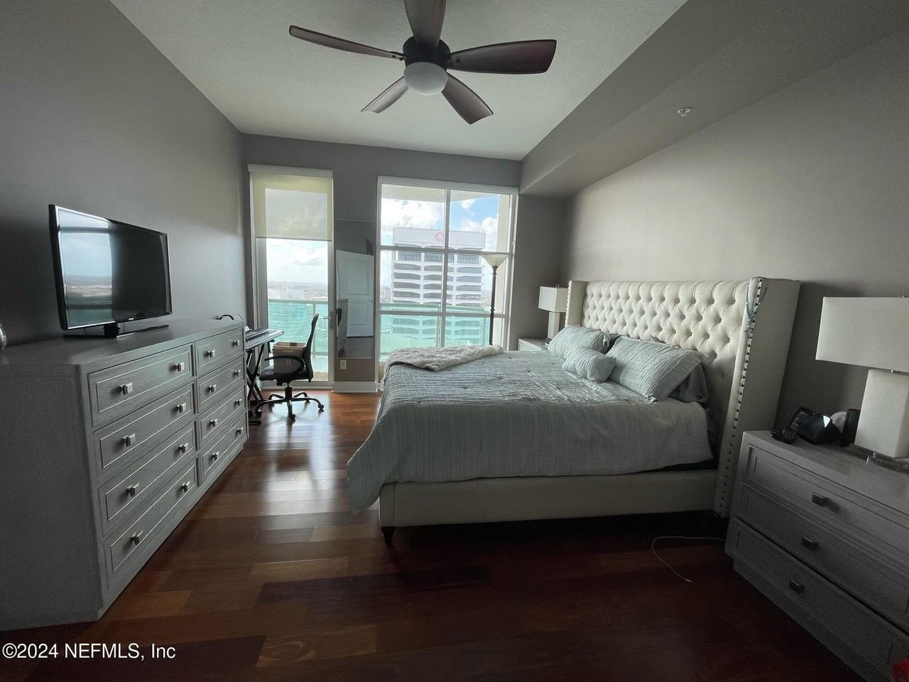 1431 Riverplace Blvd Apt 3302 #3302 - Photo 5 of 8