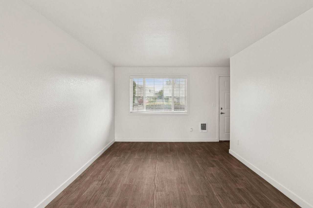 Evergreen Townhouses - Photo 3 of 14