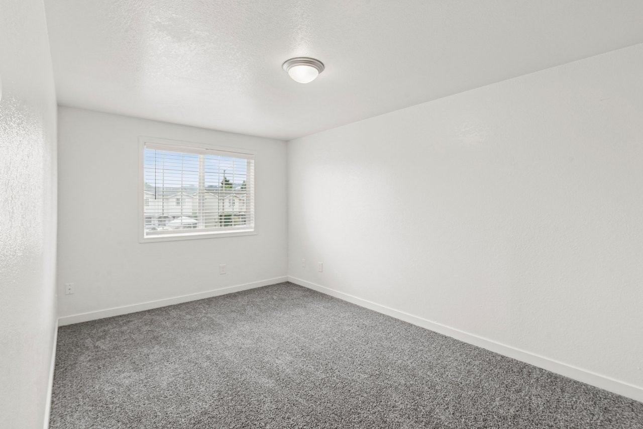 Evergreen Townhouses - Photo 5 of 14