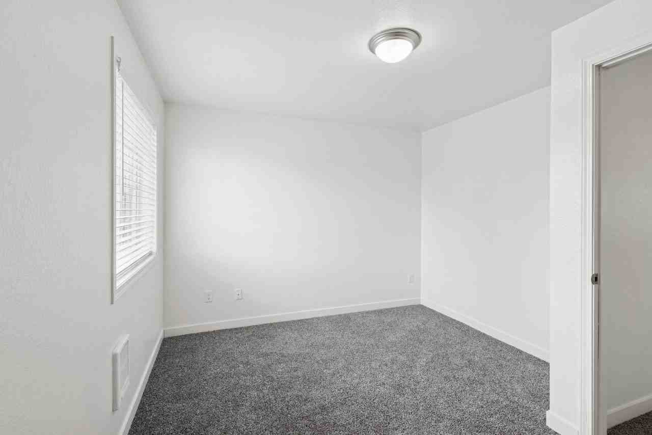 Evergreen Townhouses - Photo 6 of 14