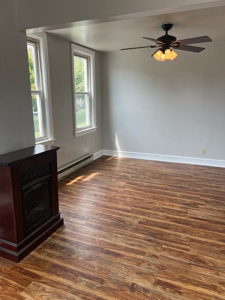 643 Avenue G - Photo 3 of 7