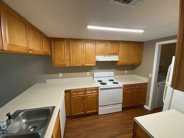 5453 Sombra Del Lago Drive #B - Photo 4 of 9