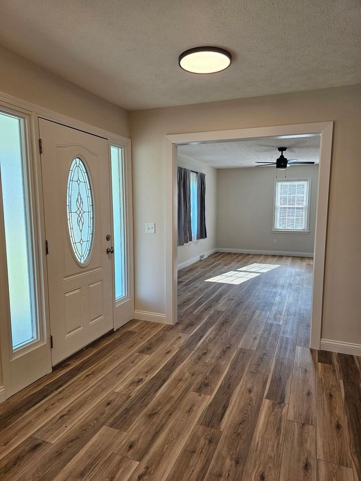 395 W Crocus Dr - Photo 3 of 31
