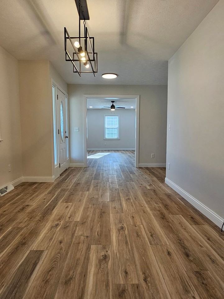 395 W Crocus Dr - Photo 5 of 31