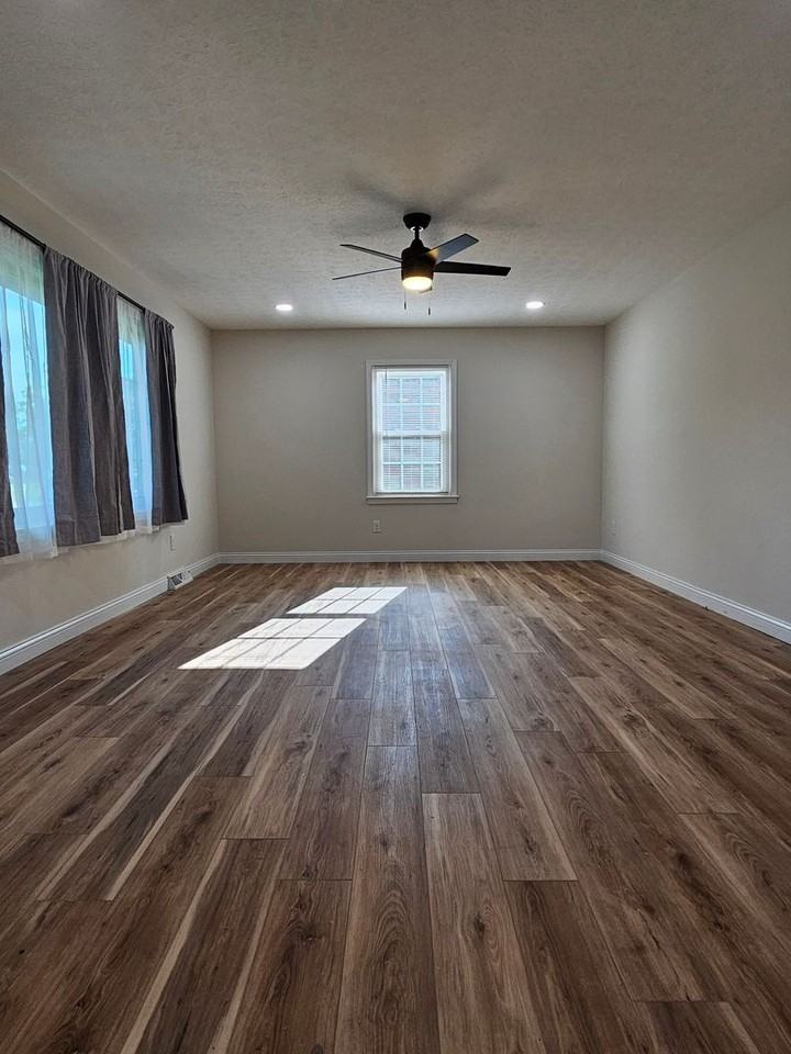 395 W Crocus Dr - Photo 7 of 31