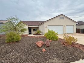 2225 E Moon Ridge Ln - Photo 1 of 1