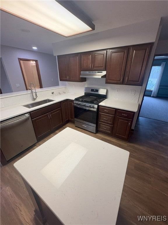 24 Bywater Dr - Photo 4 of 28