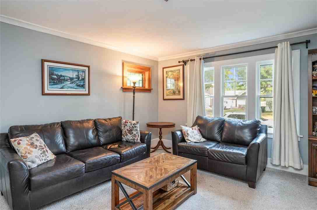 297 Spencer Rd - Photo 5 of 49