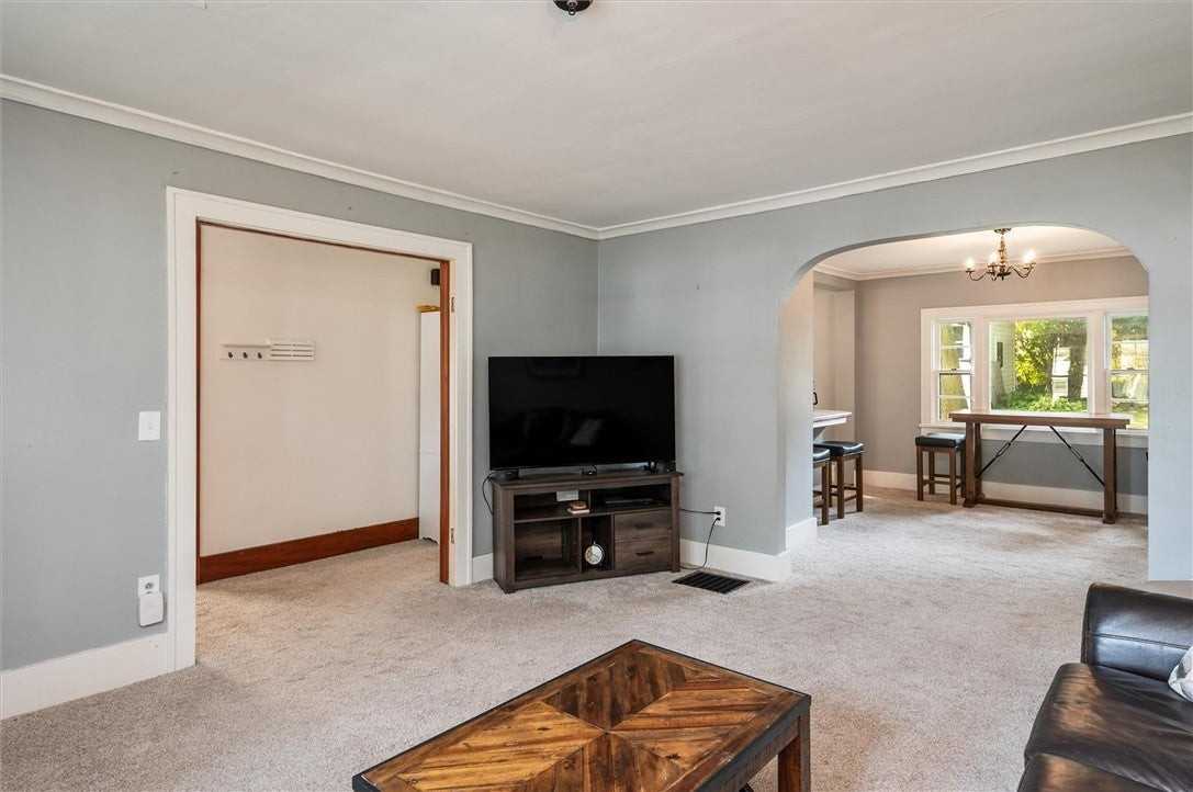 297 Spencer Rd - Photo 7 of 49