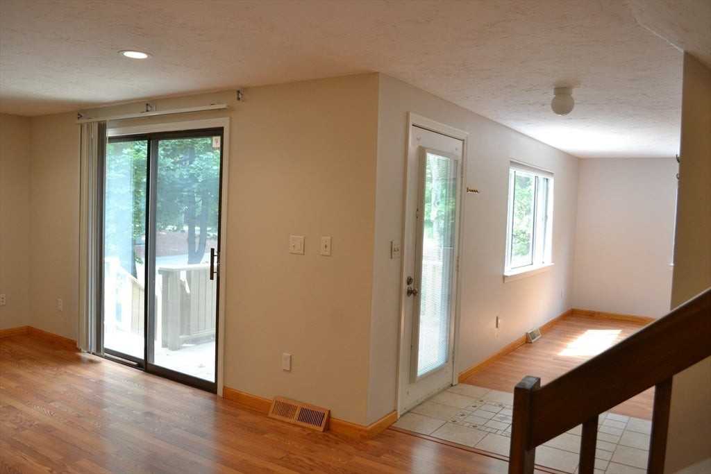 53 Treetop Park - Photo 5 of 30