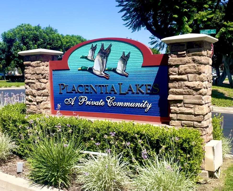 308 Maui Dr - Photo 2 of 29