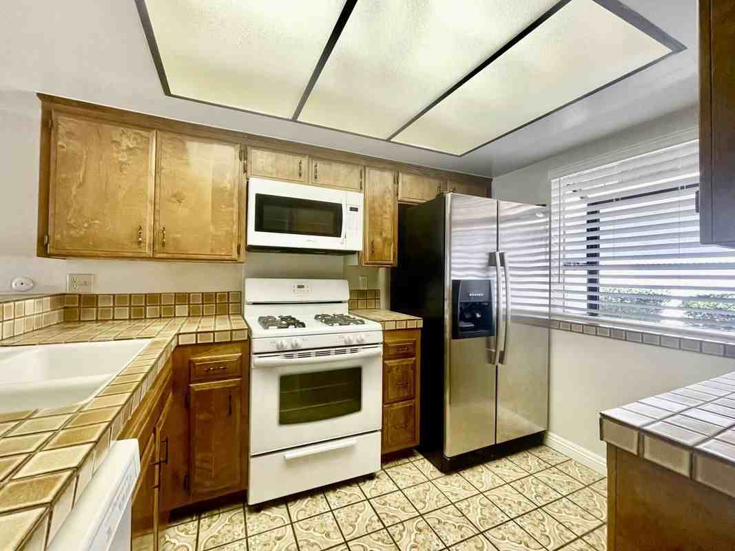 308 Maui Dr - Photo 3 of 29