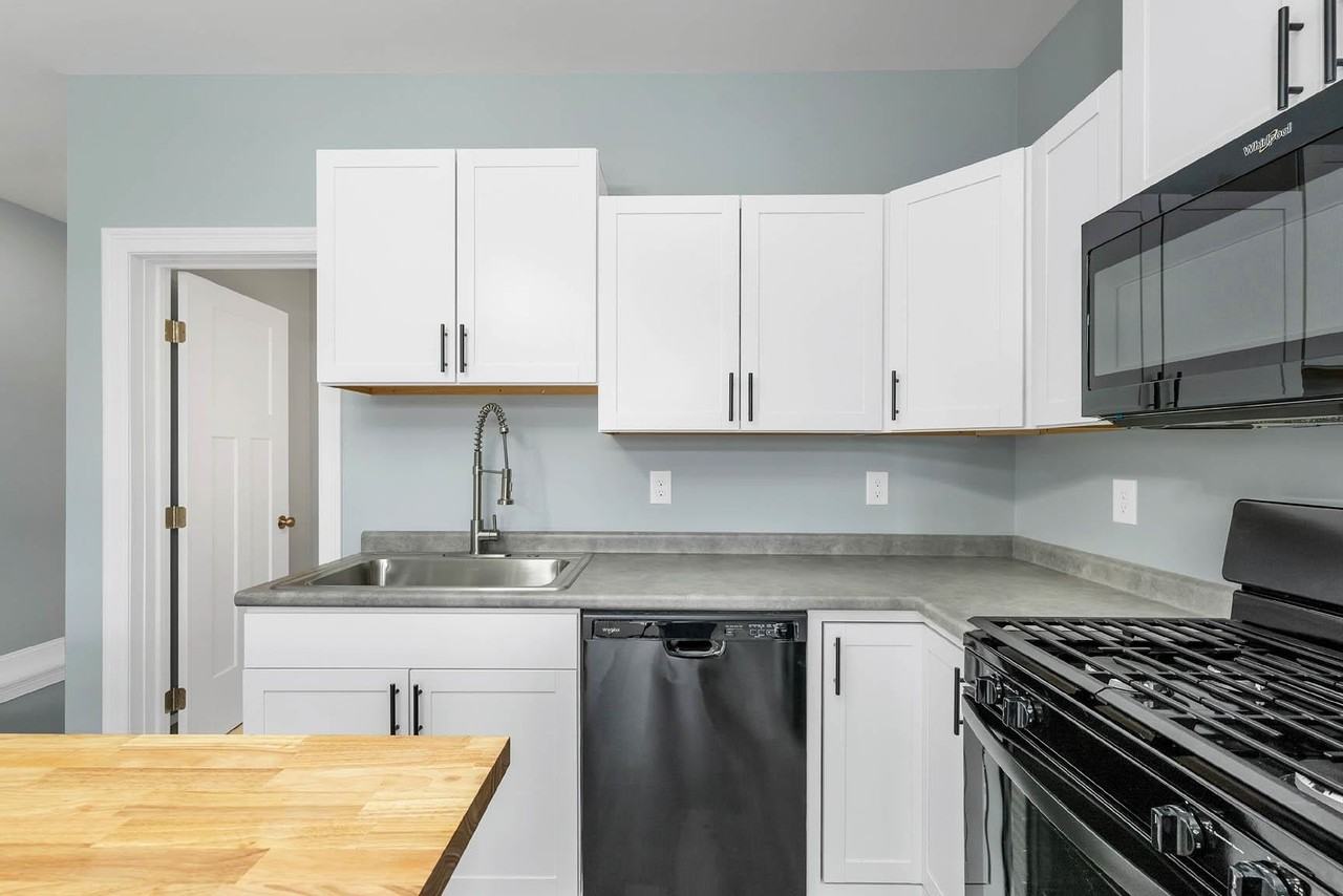 65 Main St - Photo 4 of 31