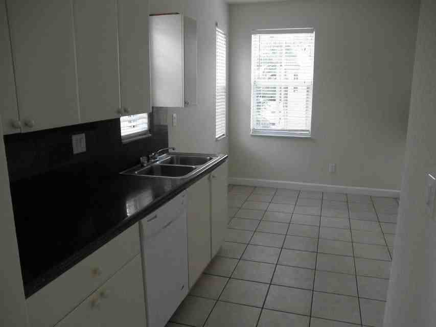 3308 Shoma Dr - Photo 5 of 8