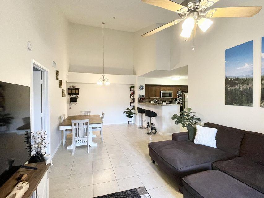 7912 Sonoma Springs Cir - Photo 4 of 8