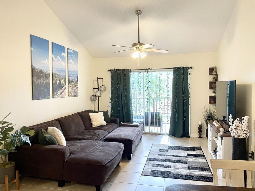 7912 Sonoma Springs Cir - Photo 5 of 8