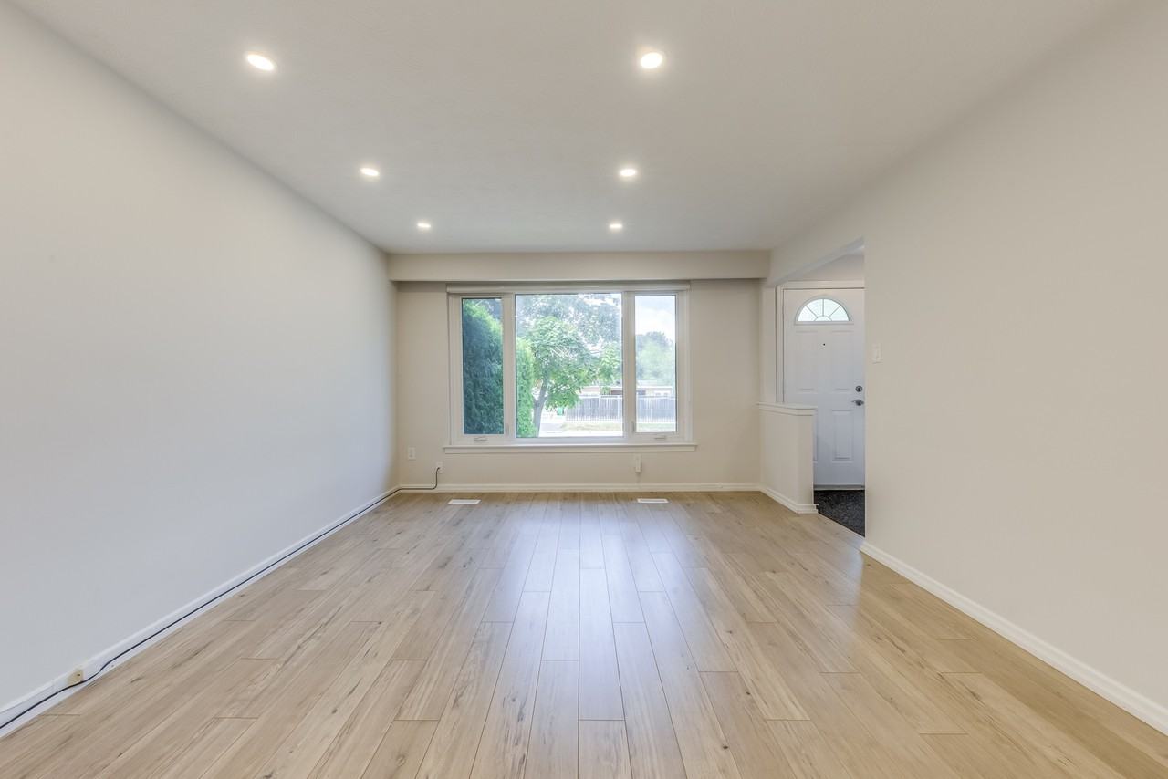 1867 Sandgate Crescent #1 - Photo 7 of 29