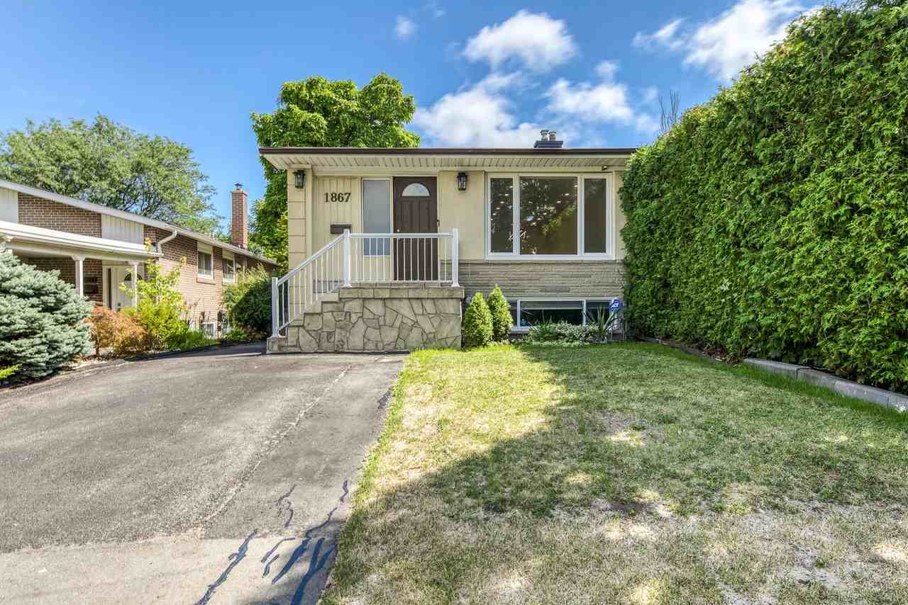 1867 Sandgate Crescent #1 - Photo 4 of 29