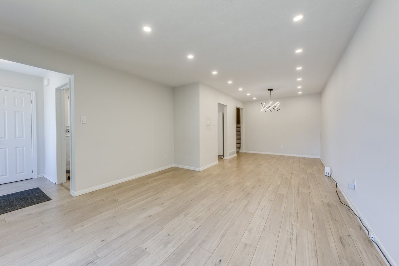 1867 Sandgate Crescent #1 - Photo 6 of 29