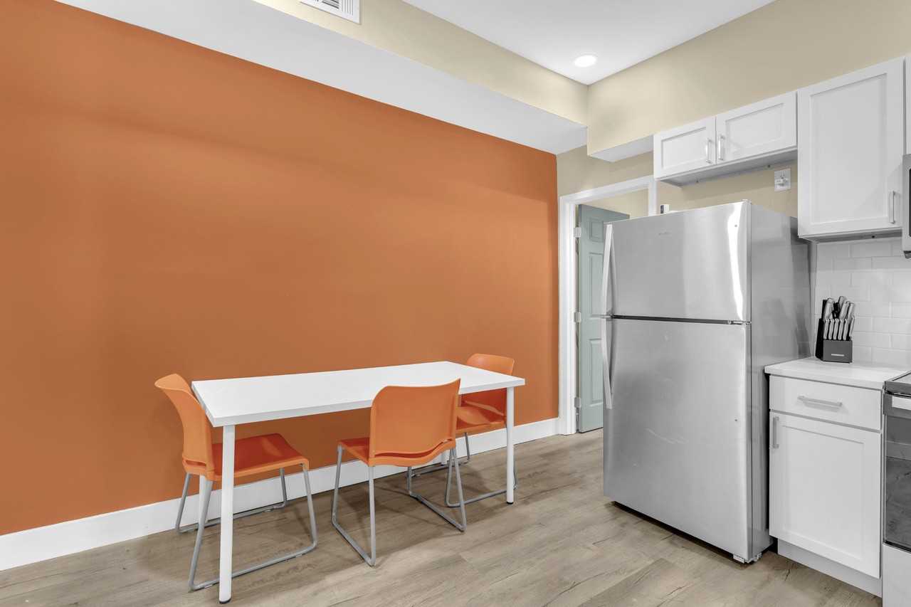 Baker St - Photo 3 of 7