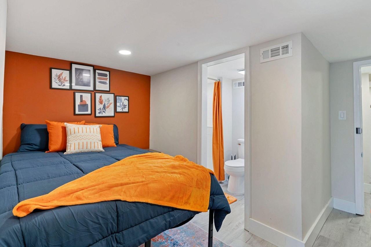 Baker St - Photo 7 of 11