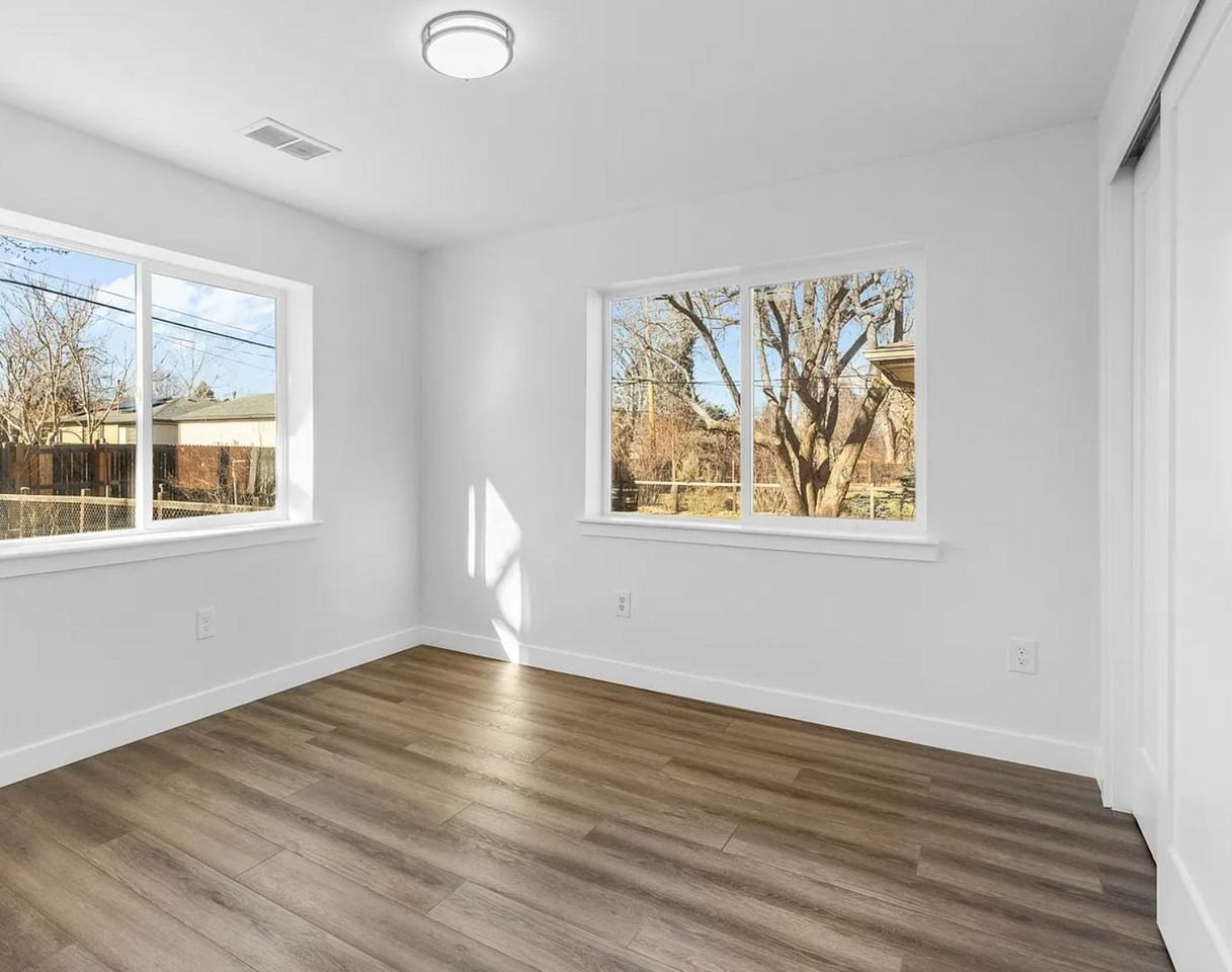 Emerald St - Photo 7 of 7