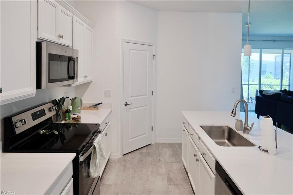 2445 Orchard St - Photo 3 of 8
