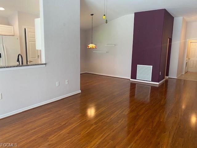 10018 Oakhurst Way - Photo 3 of 8
