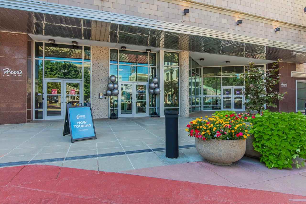 Heer's Luxury Living Lofts - Photo 6 of 41