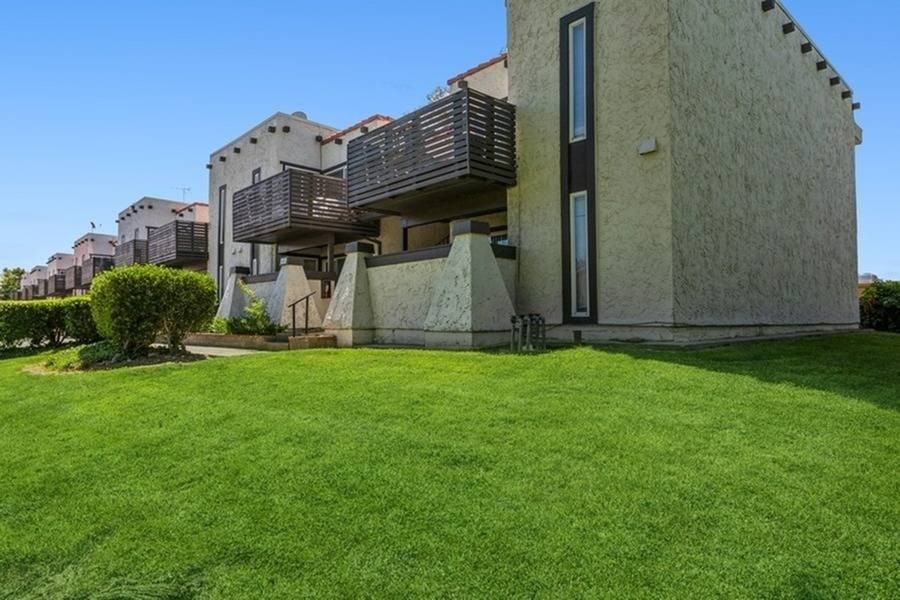 Montecito - Photo 3 of 15