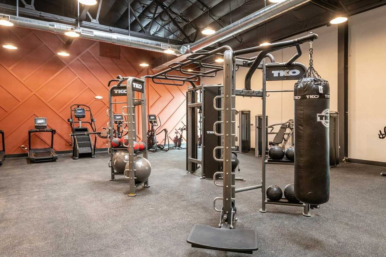 Maven on Broadway - Photo 2 of 45