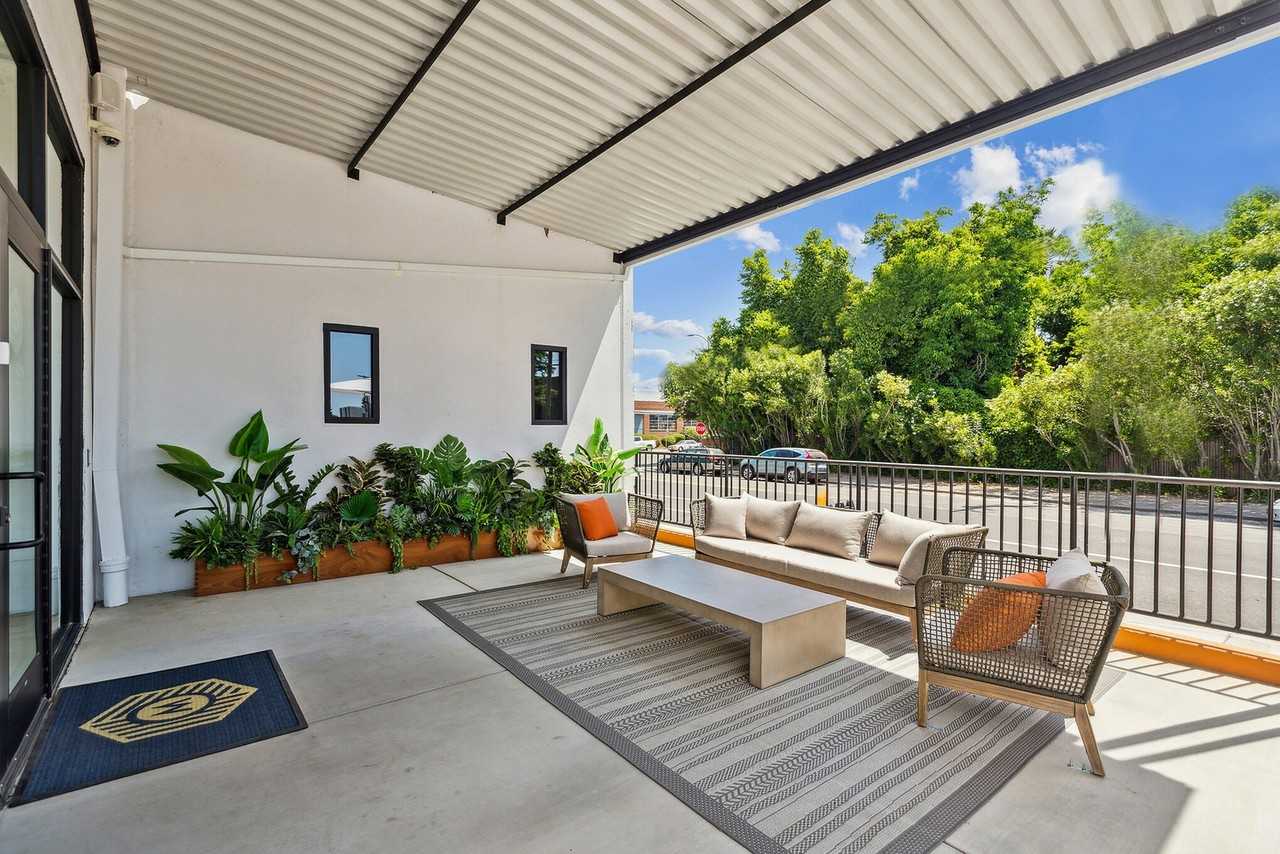 Maven on Broadway - Photo 6 of 45