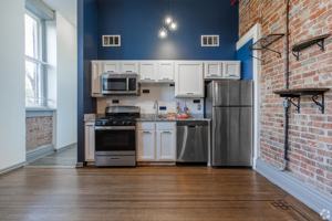 featured image of 806 E Chestnut St