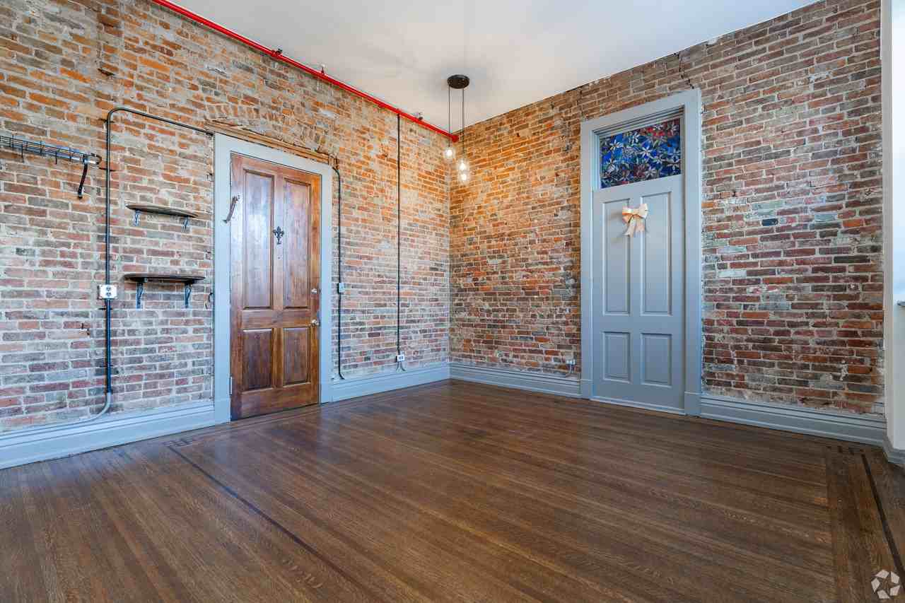 Maven @ 806 - Photo 4 of 50