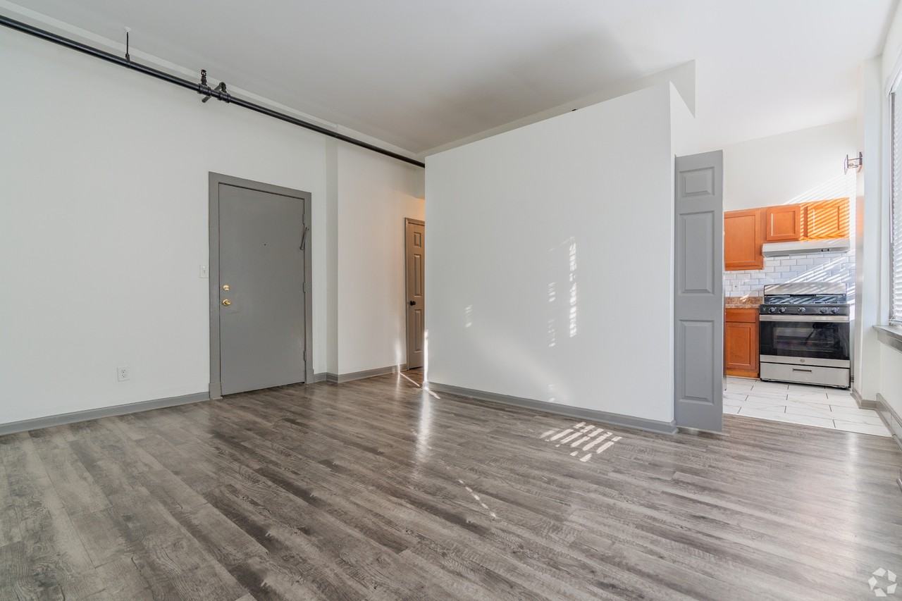 Maven @ 806 - Photo 6 of 50