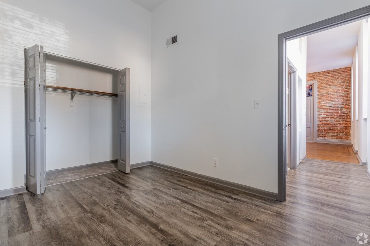 Maven @ 806 - Photo 7 of 50