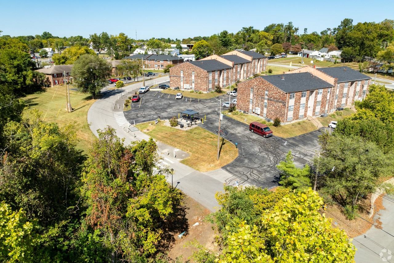 Skyview Commons - Photo 2 of 31