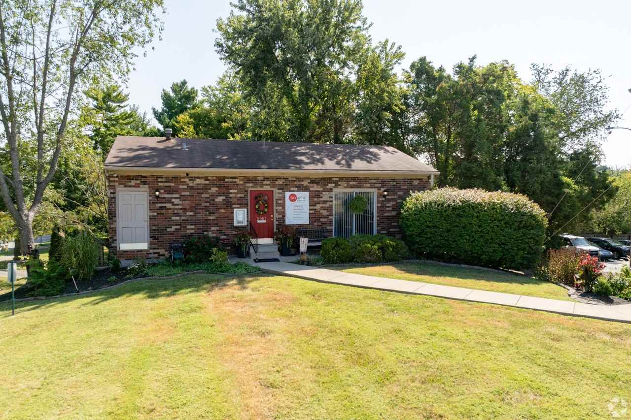 Skyview Commons - Photo 4 of 31