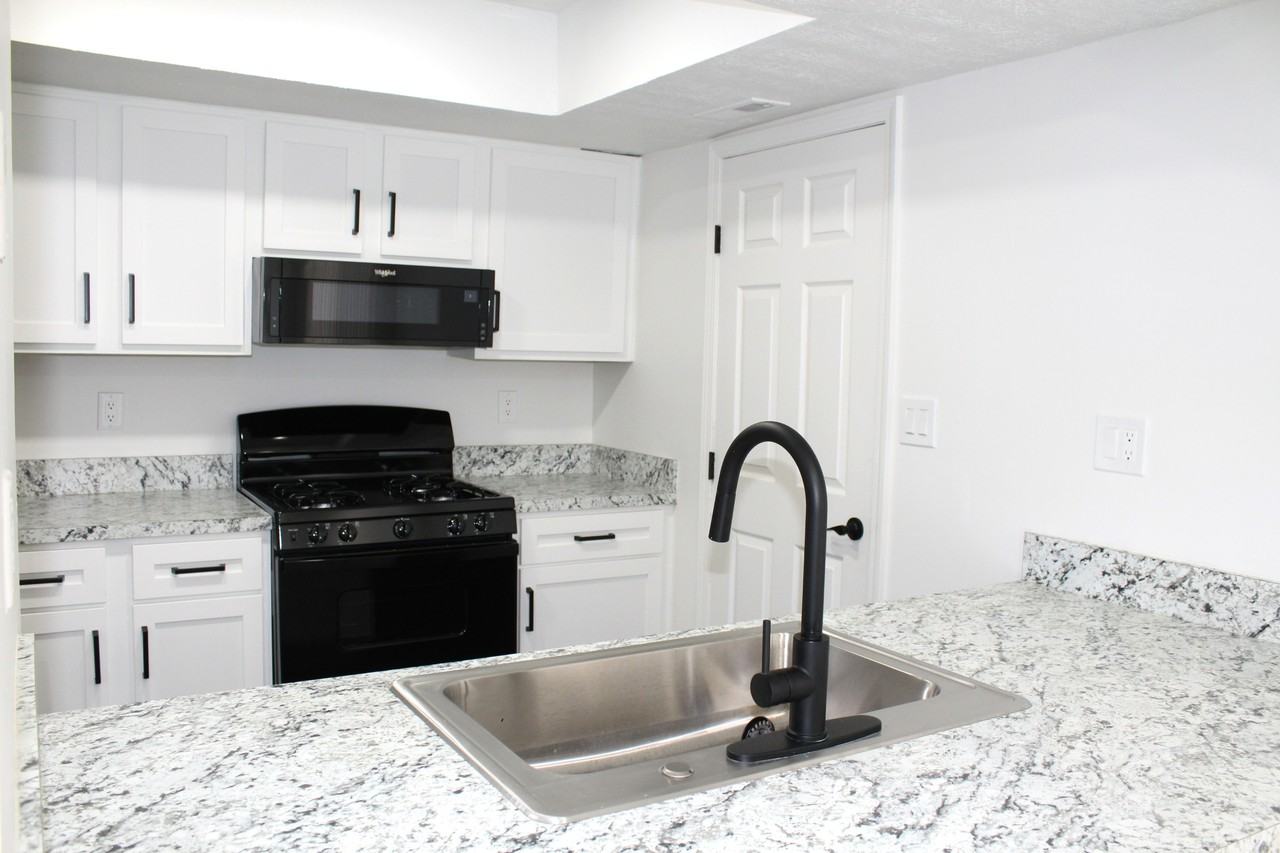 The Residence at Turnberry - Photo 2 of 33