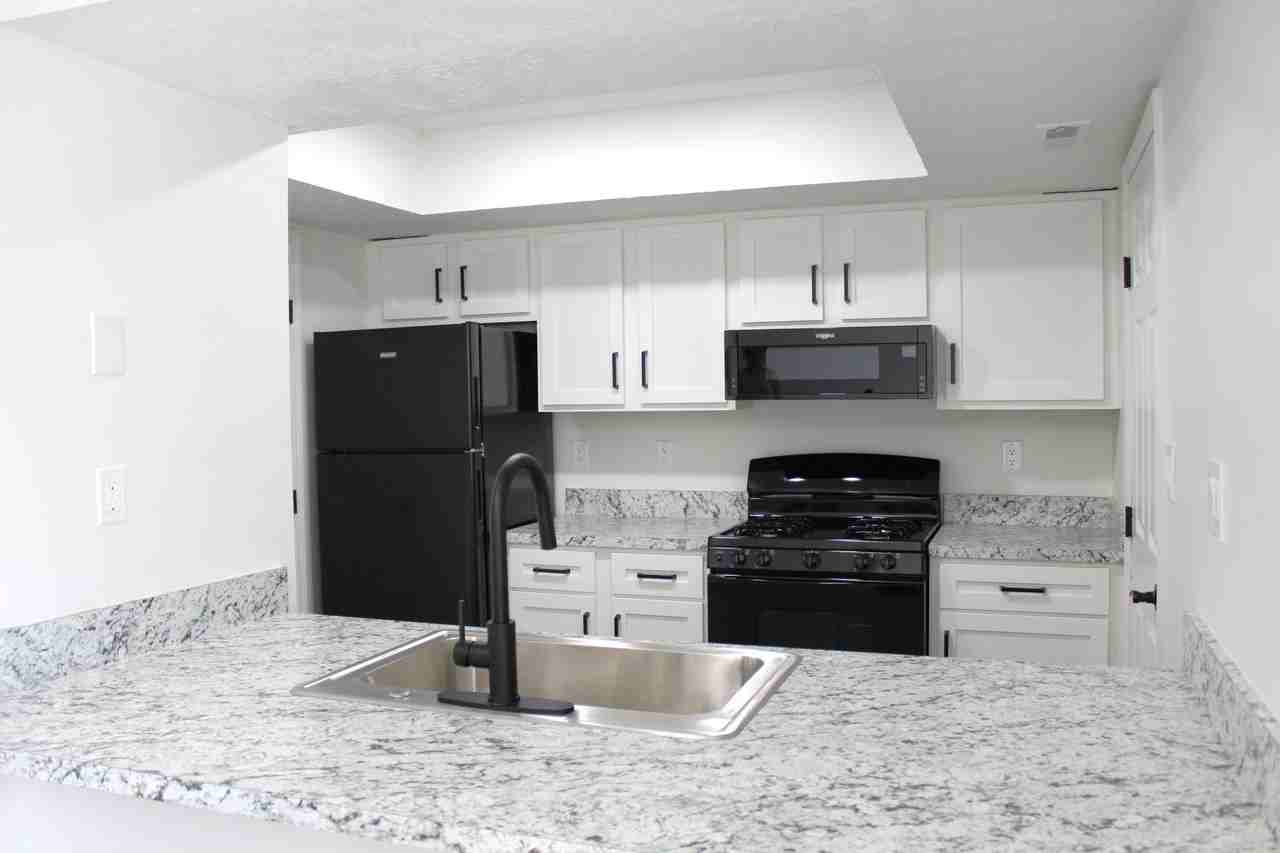 The Residence at Turnberry - Photo 3 of 33