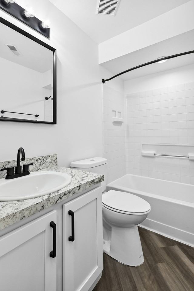 The Residence at Turnberry - Photo 5 of 33