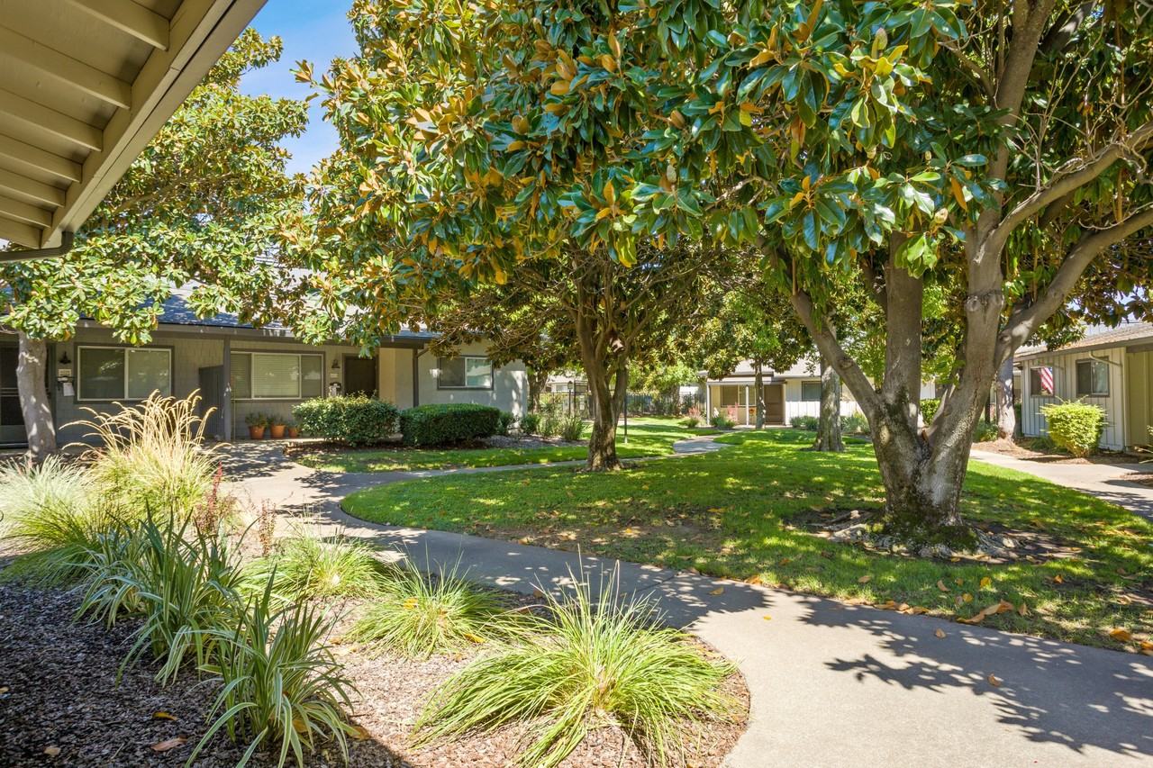 Rindle Ranch (55+) - Photo 2 of 40