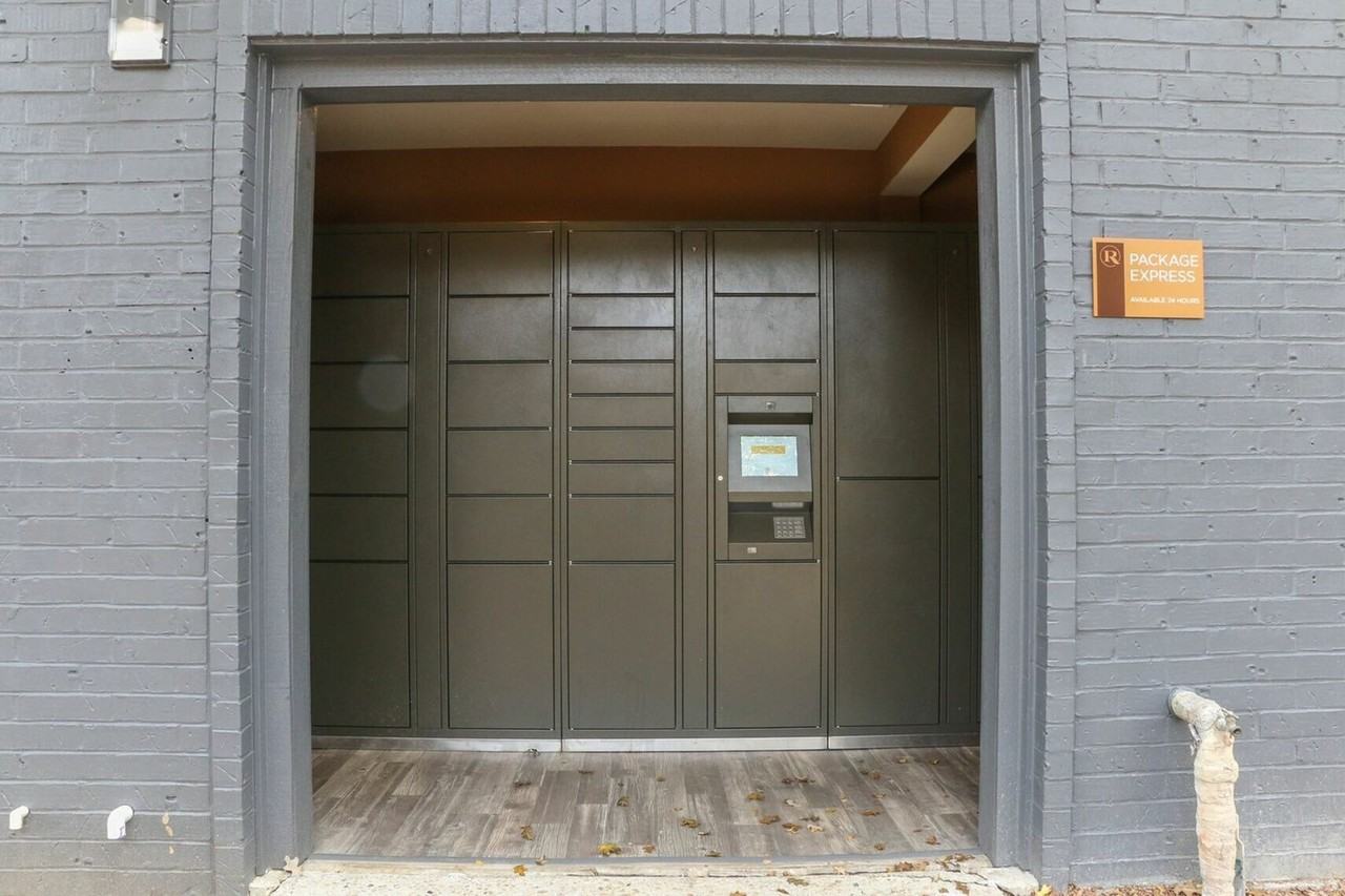 Renata on Fredericksburg - Photo 7 of 29