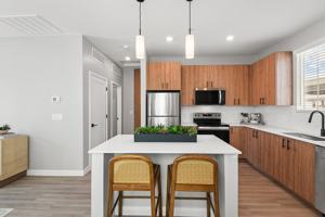 featured image of 1297 E Broadway Ave