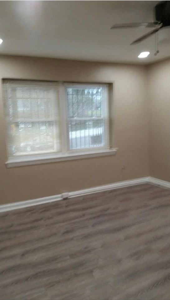 811 Barnaby Street SE - Photo 4 of 15