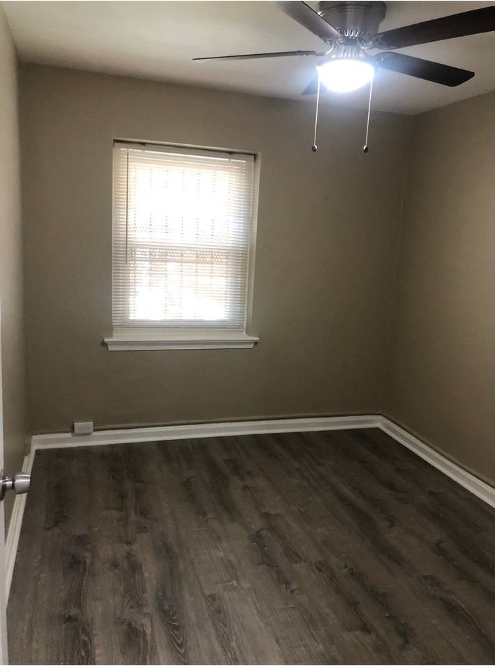 811 Barnaby Street SE - Photo 5 of 15