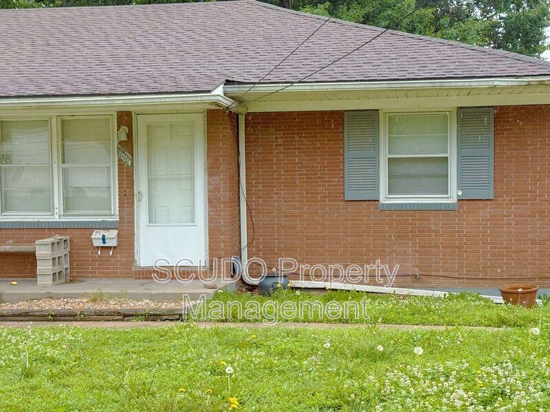 1021 S Appleton Ave - Photo 2 of 14