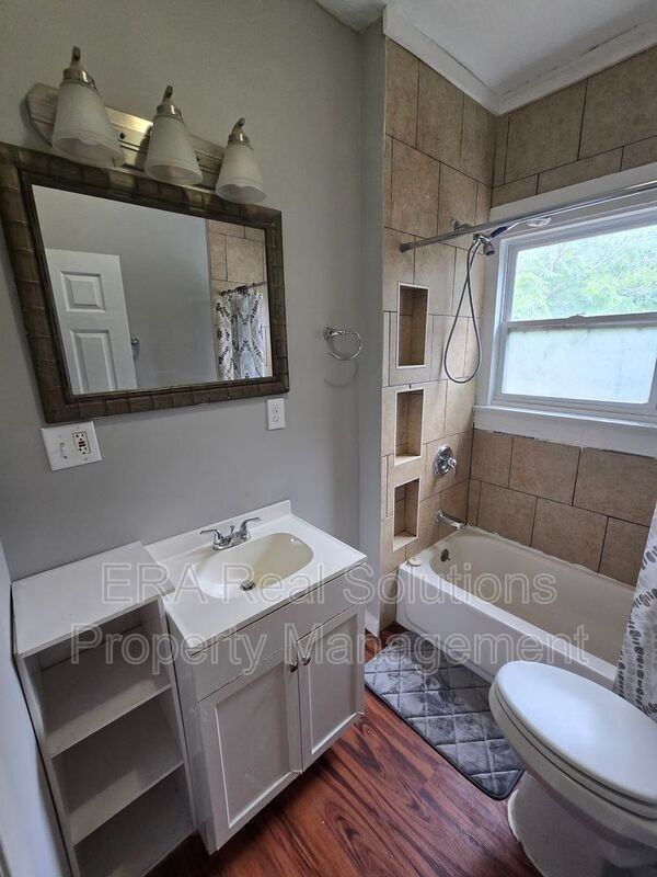 432 Wilson Ave - Photo 3 of 21