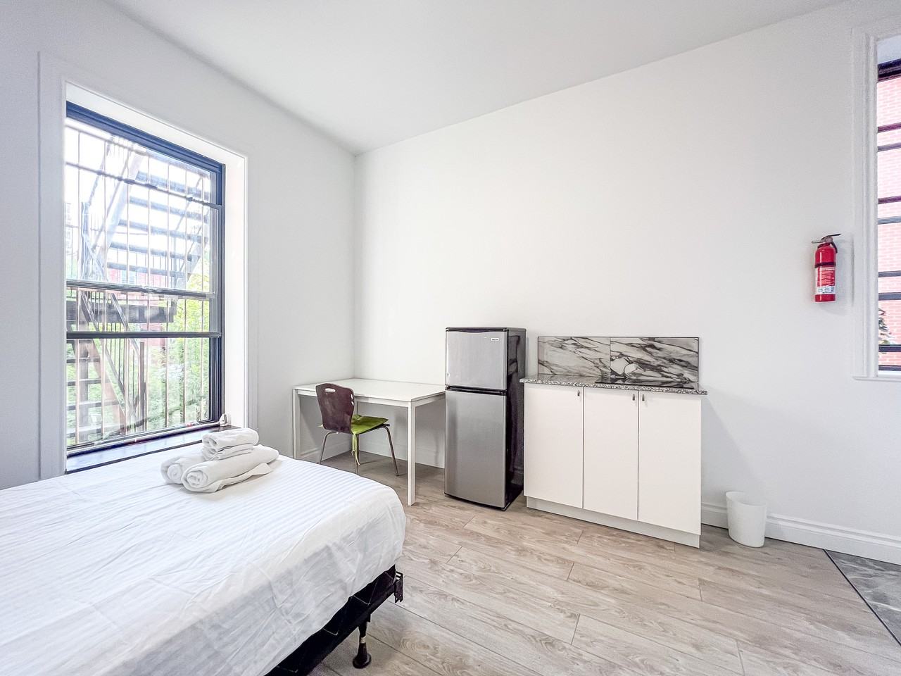 3558 Rue Durocher #2 - Photo 2 of 8