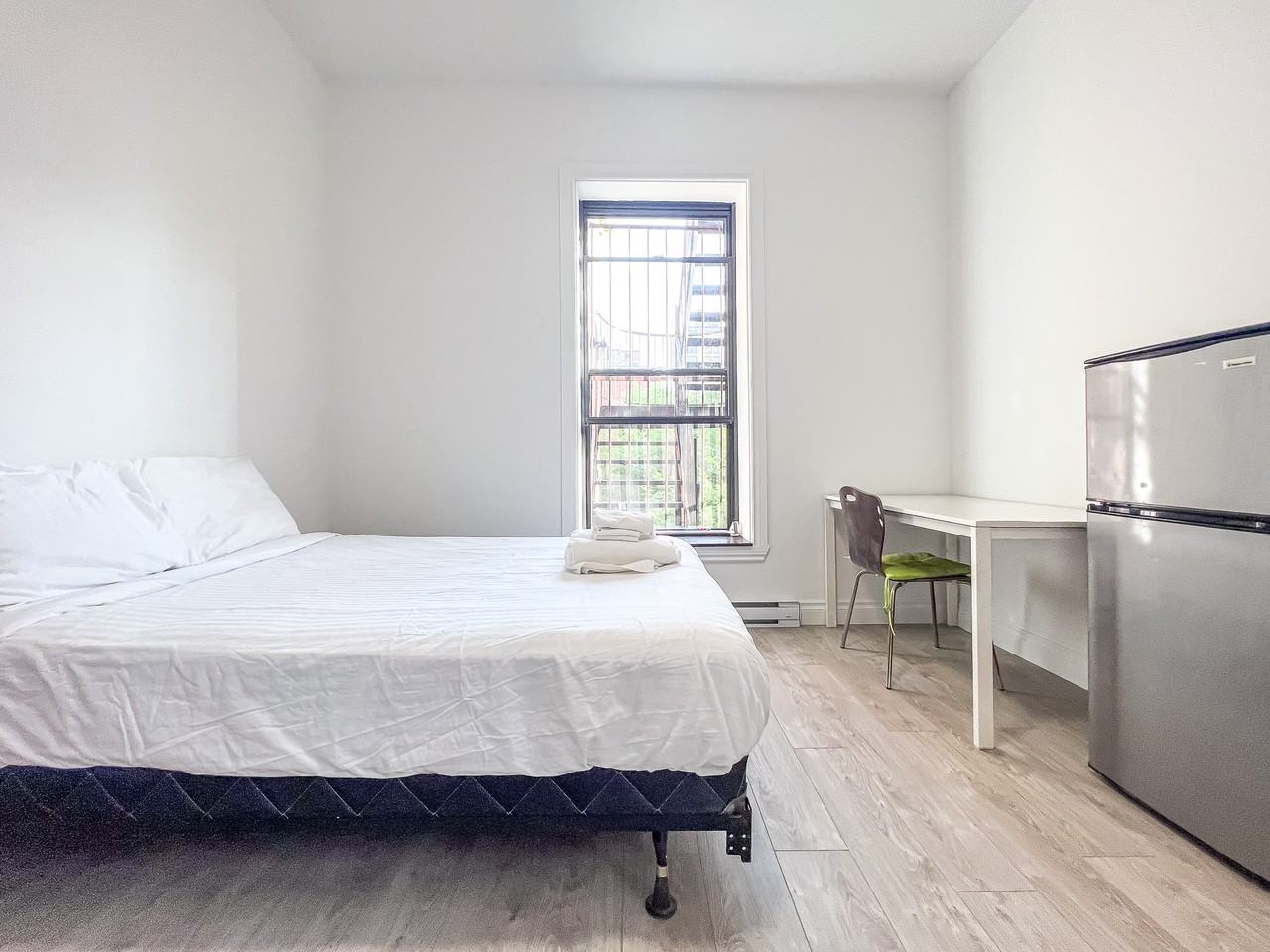 3558 Rue Durocher #2 - Photo 3 of 8